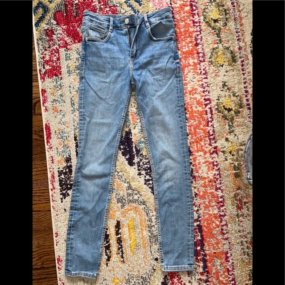Blue skinny jeans